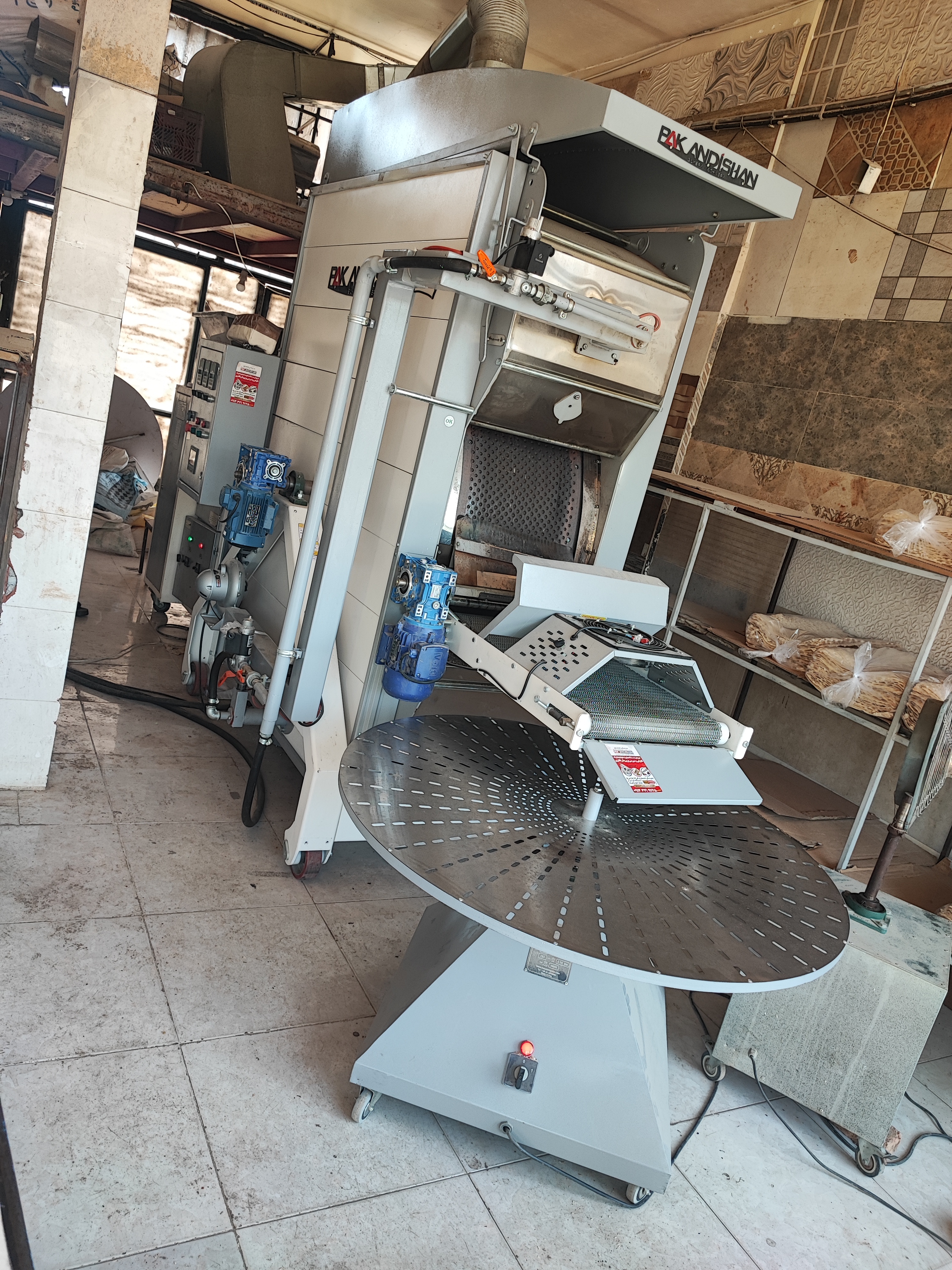 دستگاه اتوماتیک نانوایی: تعریف و عملکرد09164419121